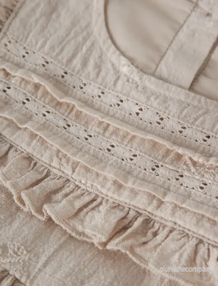 Broderad klänning - NMFFERONIA SS LOOSE DRESS LIL - Pumice Stone - Bild 3