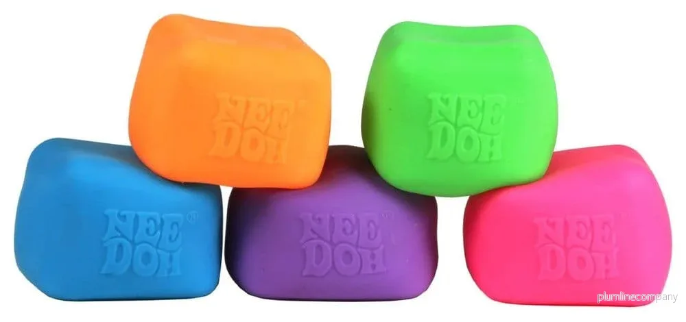 NeeDoh Nice Cube GLOW (Självlysande i mörkret) 5 cm Display (12) NeeDoh Nice Cube GLOW (Självlysande i mörkret) 5 cm Display (12)