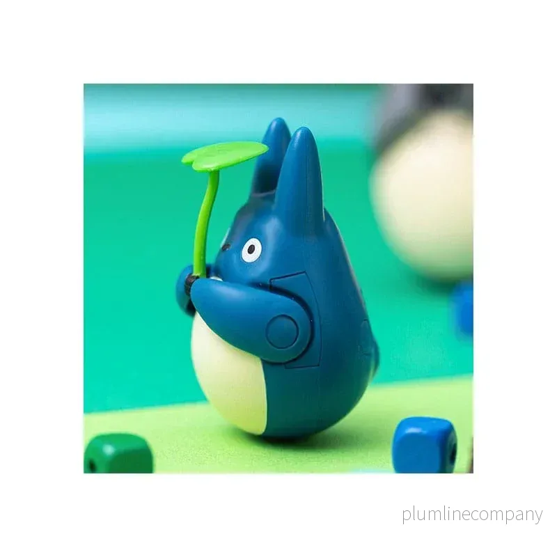 My Neighbor Totoro Rundad Figur Mid Totoro med blad 6 cm - Bild 3