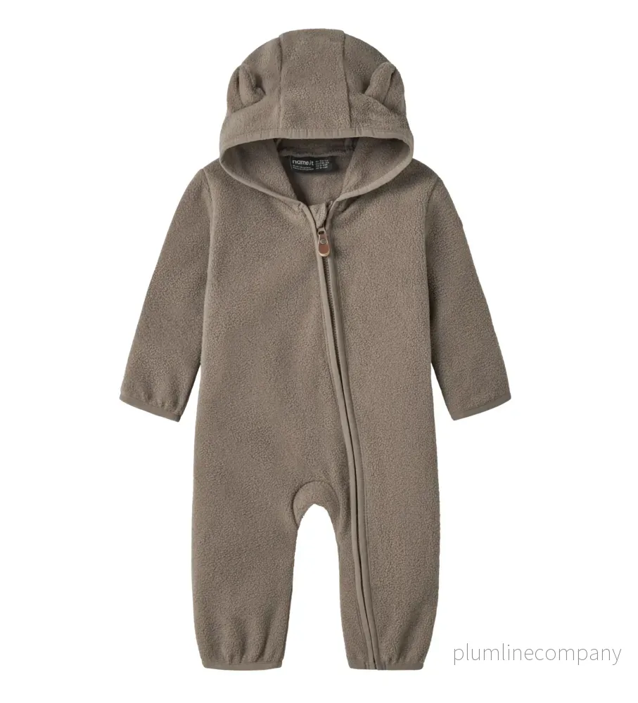 Fleeceoverall för Baby – Walnut – NBNMEEKO FLEECE SUIT MELANGE NOOS Fleeceoverall för Baby – Walnut – NBNMEEKO FLEECE SUIT MELANGE NOOS