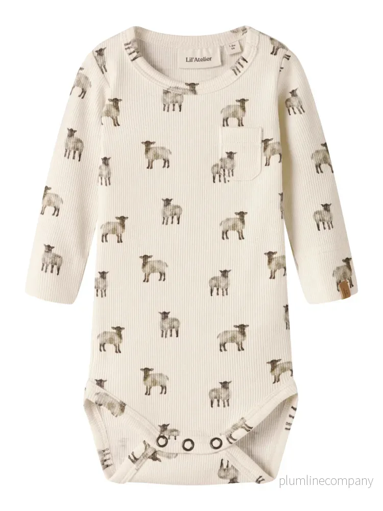 Mönstrad Body i Bomull & TENCEL™ Lyocell - Turtledove SHEEP - NBMGAVO EKO LS SLIM BODY LIL