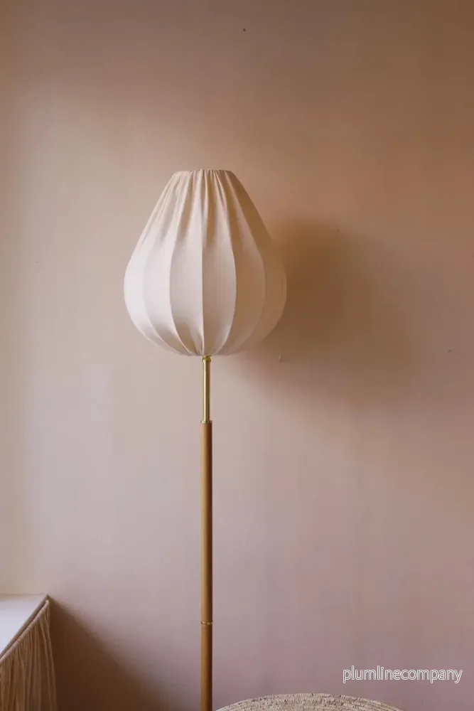 Droppe lampskärm 36 cm till golvlampa och bordslampa Sand Droppe lampskärm 36 cm till golvlampa och bordslampa Sand