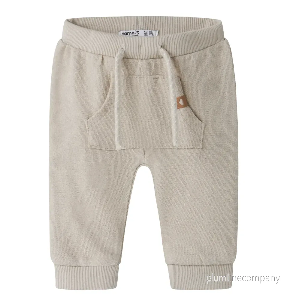 Mjukisbyxor för Baby i Ekologisk Bomull – Peyote – NBMLARSEN SWEAT PANT Mjukisbyxor för Baby i Ekologisk Bomull – Peyote – NBMLARSEN SWEAT PANT