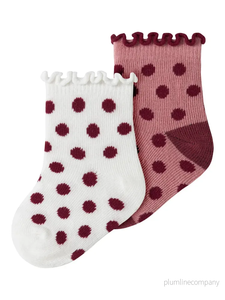 2-p Prickiga Strumpor med Volangkant – Lilas Cloud Dancer – NBFNINNU 2P SOCK