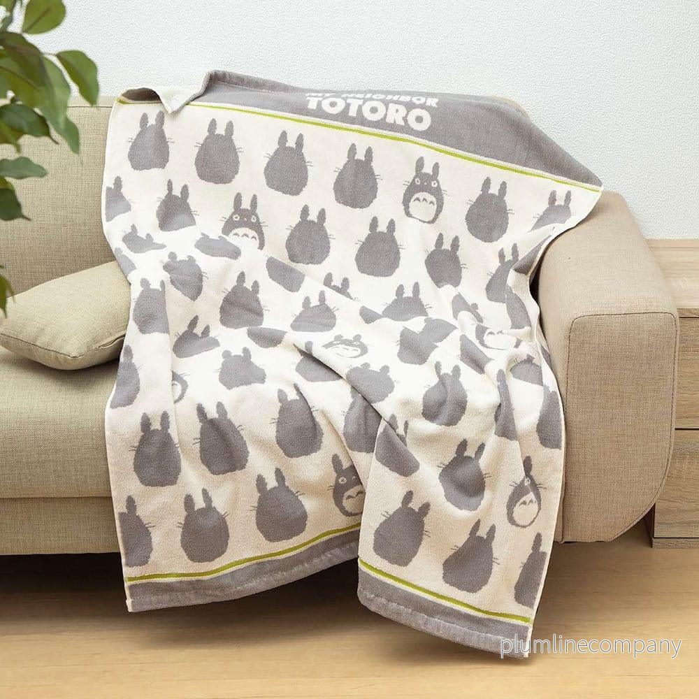 My Neighbor Totoro Fluffy Blanket – Stor Totoro 85 x 115 cm My Neighbor Totoro Fluffy Blanket – Stor Totoro 85 x 115 cm
