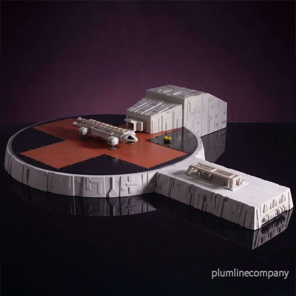 Space 1999 lekset Landing Pad med Eagle Transporter, 46 cm Space 1999 lekset Landing Pad med Eagle Transporter, 46 cm