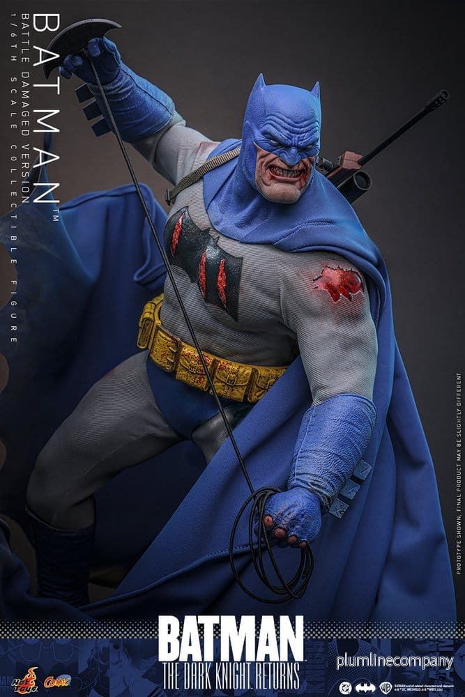 Batman: The Dark Knight Returns Comic Masterpiece Action Figur 1/6 Batman (Battle Damaged Version) 32 cm - Bild 3