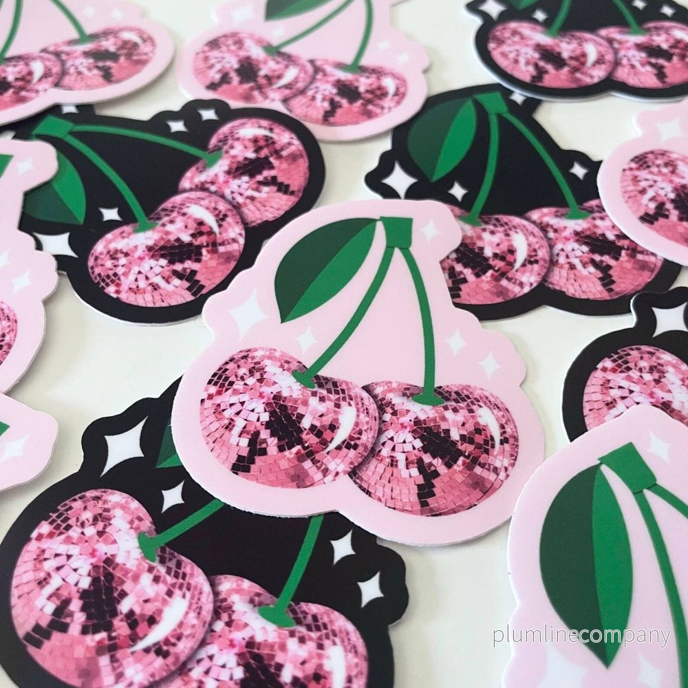 Dolly’s Doodles – Matt klistermärke | Diskokulor körsbär röd rosa svart: Rosa Dolly’s Doodles – Matt klistermärke | Diskokulor körsbär röd rosa svart: Rosa