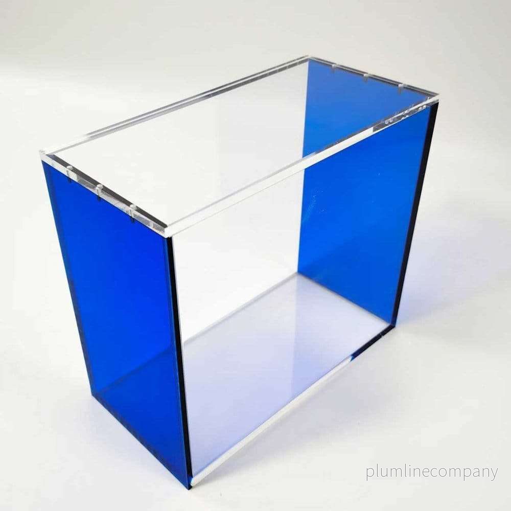 Evoretro magnetiskt displaycase i akryl för ETB med färgade sidor – blå Evoretro magnetiskt displaycase i akryl för ETB med färgade sidor – blå