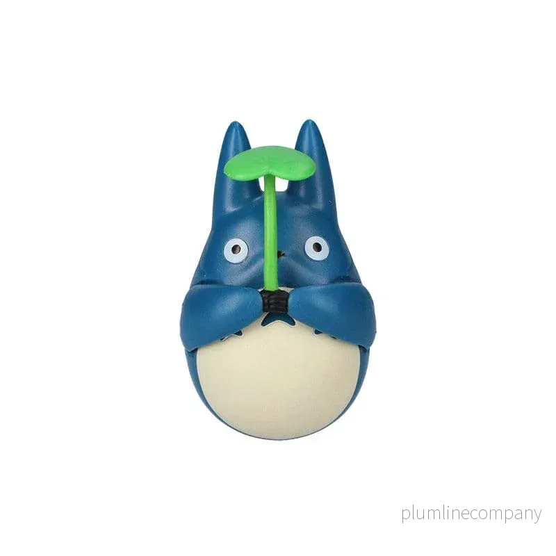 My Neighbor Totoro Rundad Figur Mid Totoro med blad 6 cm - Bild 2