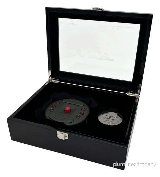 James Bond Prop Replica 1/1 GoldenEye Magnetic Limpet Mine 33 cm Limited Edition James Bond Prop Replica 1/1 GoldenEye Magnetic Limpet Mine 33 cm Limited Edition