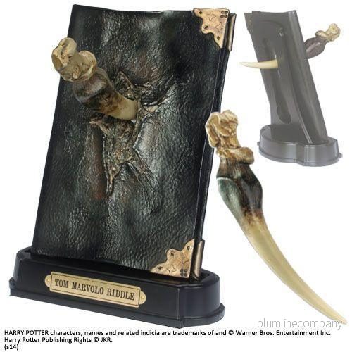Harry Potter Replica av Basilisk-huggtand och Tom Riddle Dagbok