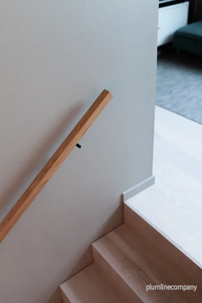 Fyrkantig designledstång i massiv ek Fyrkantig designledstång i massiv ek